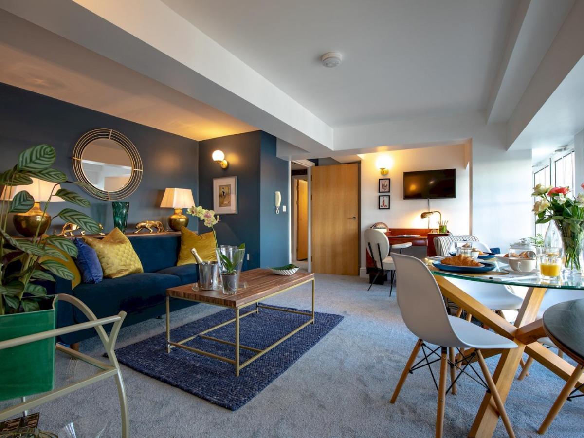Pass The Keys Art Deco Inspired Apartment With Roof Top Views Shrewsbury Bagian luar foto